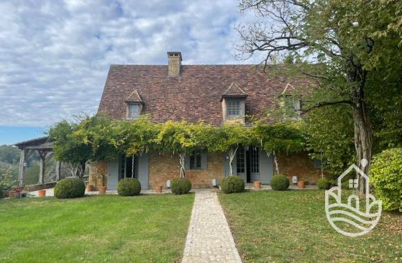  Location meublée - Maison Ancienne - st-cyprien  